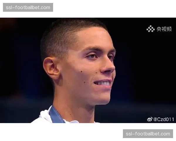 聚焦：17岁的罗马尼亚天才大卫·波波维奇，面对聚光灯的日常