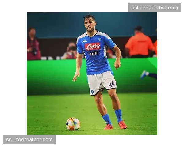 评论：效率低下，数据显示意甲边锋场均成功传中数位居五大联赛末位